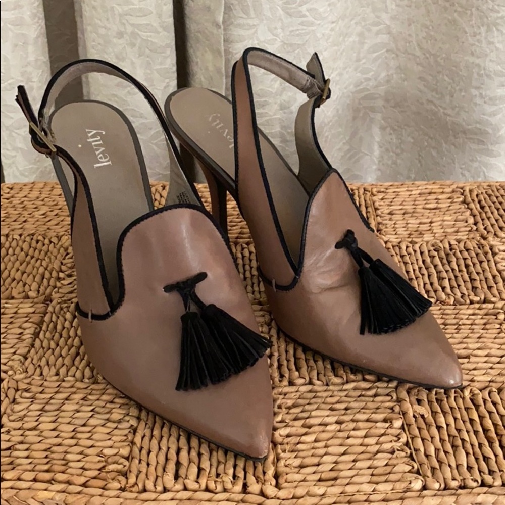 Levity 7.5 Leather Slingback Heels with tassels